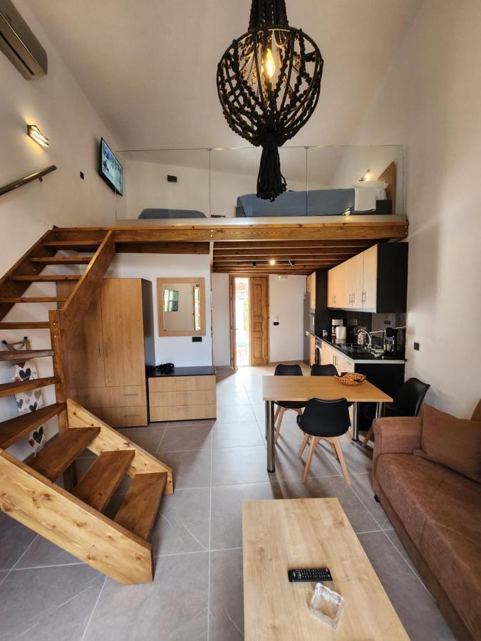 Kastello Apartment Megisti ภายนอก รูปภาพ
